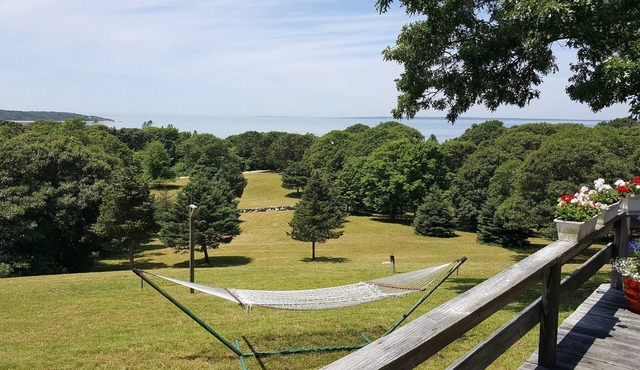Hilltop House with Commanding Views and Breathtaking Sunsets, Private Beach