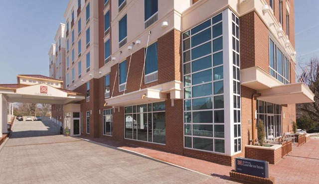 Hilton Garden Inn Falls Church