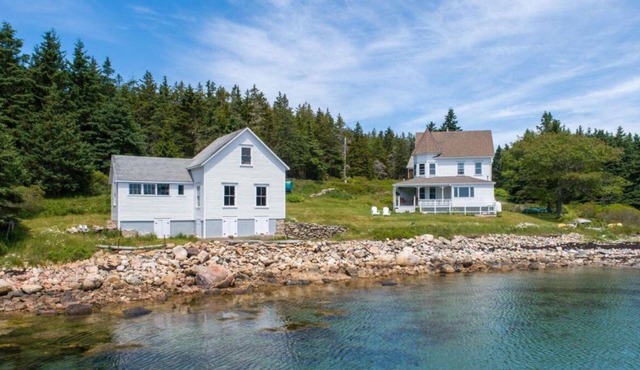 Historic 1911 Queen Anne Victorian overlooking Head Harbor on Isle au Haut
