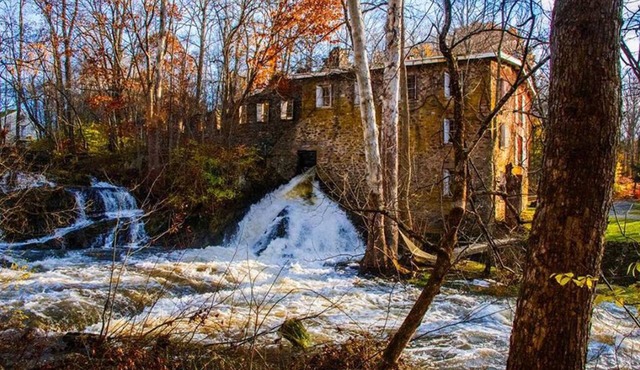 Historic, Converted Mill w/Beautiful Waterfall & Stream, 2 hr drive from NYC