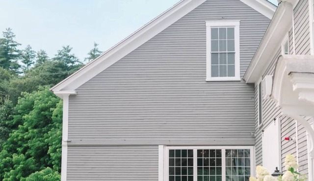 Historic country inn/estate for family and friends near Concord