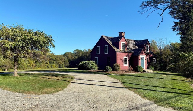 Historic Farmhouse in Northwest Connecticut. Fishing on the Farmington!