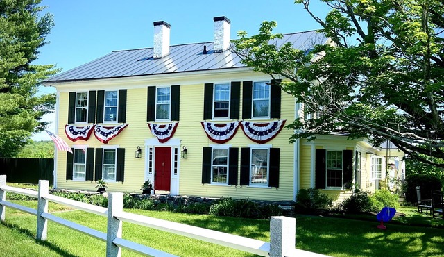 Historic Home In the Heart of New London