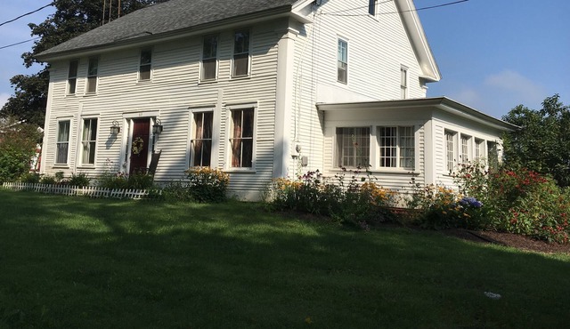Historic Windswept FarmStay In Central NH