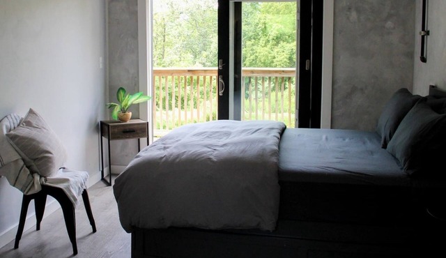 Hits | Catskills Views | Pet Friendly | Studio