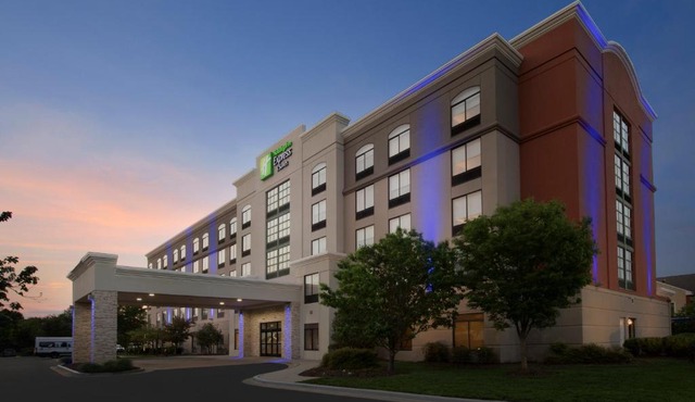 Holiday Inn Express & Suites Baltimore - BWI Airport North by IHG