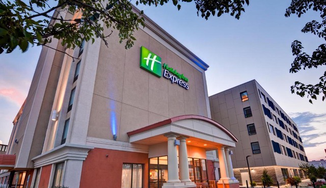 Holiday Inn Express Boston by IHG