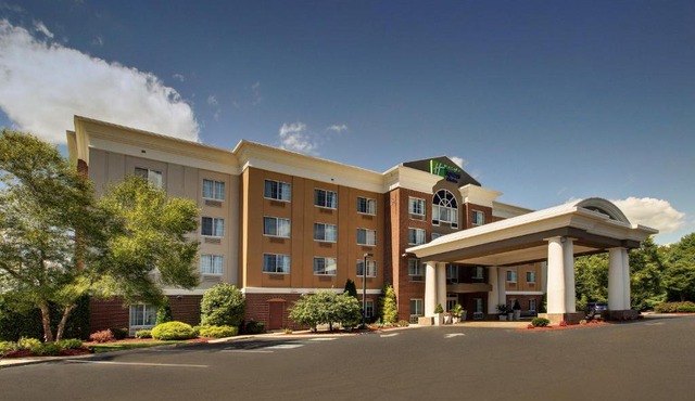 Holiday Inn Express Hotel & Suites Middleboro Raynham by IHG
