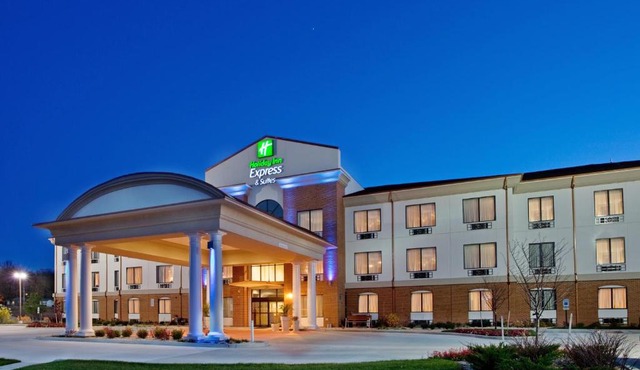 Holiday Inn Express Hotel & Suites St. Charles by IHG