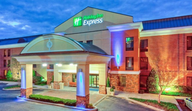 Holiday Inn Express Hotel & Suites Nashville Brentwood 65S