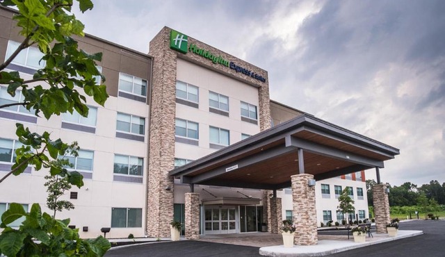 Holiday Inn Express & Suites Kingston-Ulster by IHG