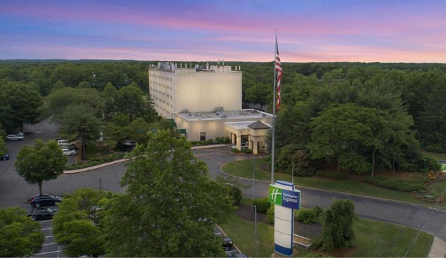 Holiday Inn Express Stony Brook-Long Island by IHG