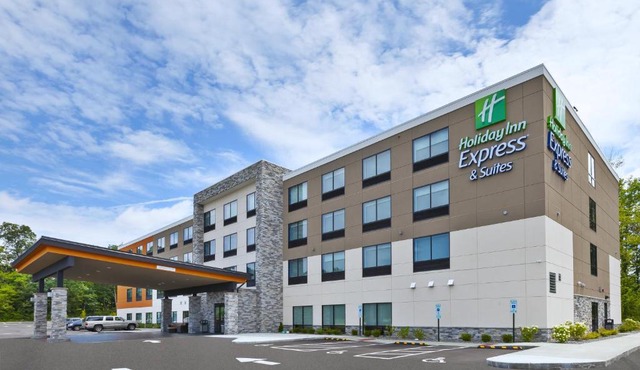 Holiday Inn Express & Suites - Painesville - Concord by IHG