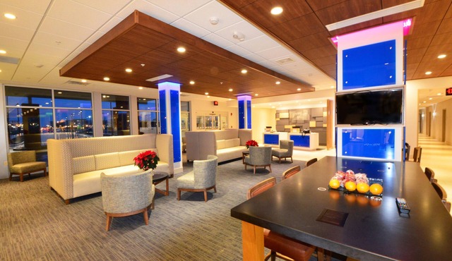 Holiday Inn Express & Suites Toledo South - Perrysburg by IHG