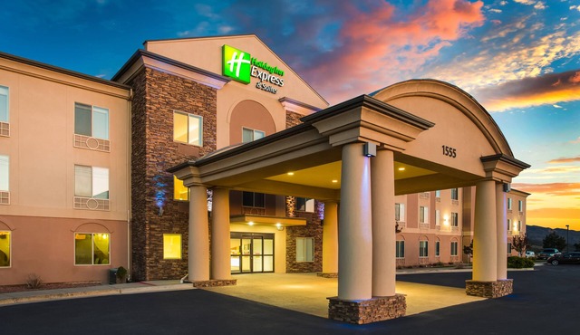 Holiday Inn Express & Suites Cedar City by IHG