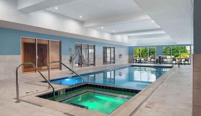 Holiday Inn Express & Suites Pittsfield-Lenox-Berkshires by IHG