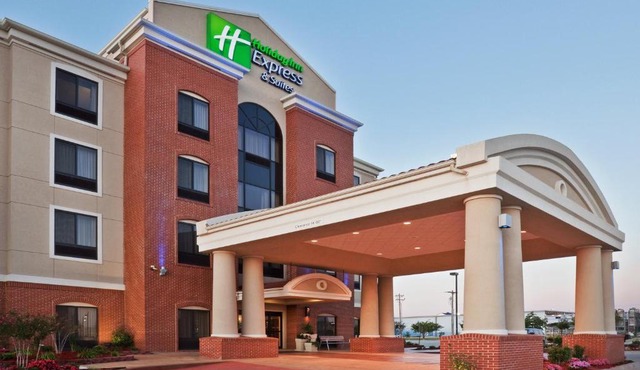 Holiday Inn Express & Suites Oklahoma City West-Yukon by IHG