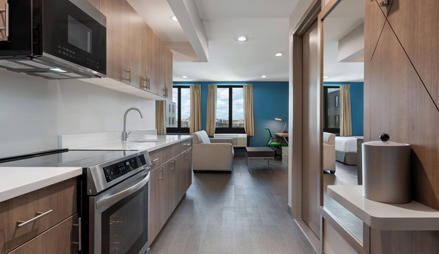 Holiday Inn Express & Suites Bronx - Zoo Area by IHG