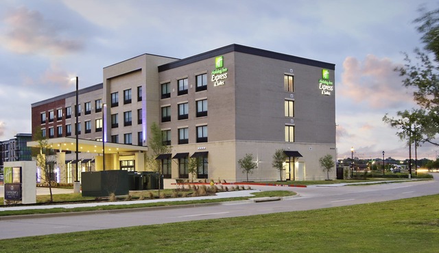 Holiday Inn Express & Suites Dallas-Frisco NW Toyota Stdm by IHG
