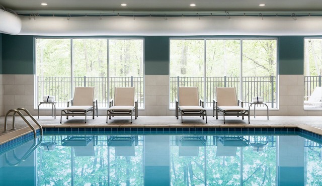 Holiday Inn Express & Suites Heath - Newark by IHG