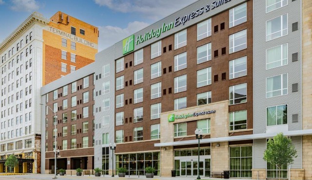 Holiday Inn Express & Suites - Lincoln Downtown by IHG