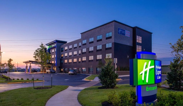 Holiday Inn Express & Suites - Olathe West by IHG