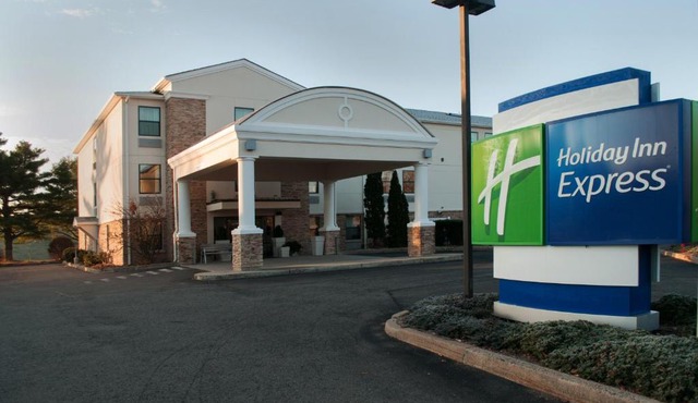 Holiday Inn Express Vernon-Manchester by IHG
