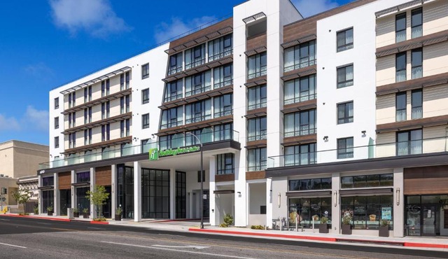 Holiday Inn & Suites Monterey Park – Los Angeles by IHG