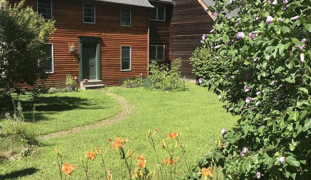 Home in the woods - Big, Acreage, Nature Oasis, King Bed, Giant Windows