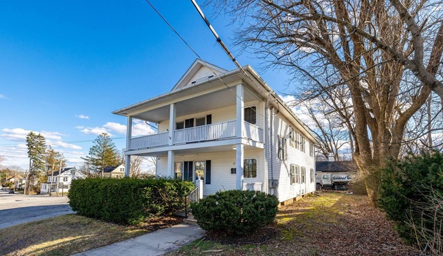 Home with King Bed Near UCONN & ECSU & Hospital