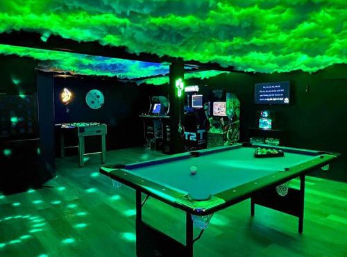 Hot Tub & Cloud Ceiling House