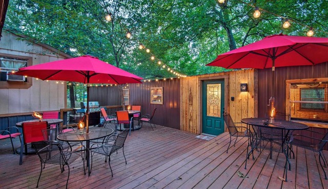 Hot Tub + Fire Pit: Hochatown Family Home