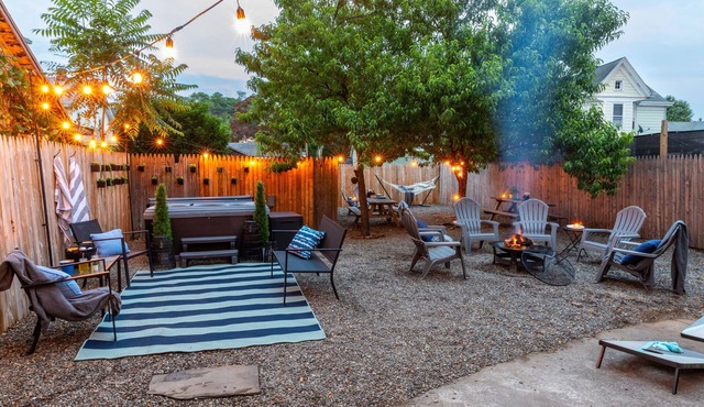 Hot Tub - Hammock- Games - Grill - Large Colonial