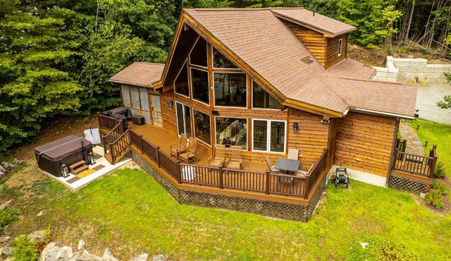 Hot Tub, Lake Views! All-Season Hinsdale Haven