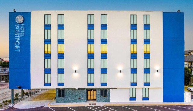 Hotel Westport Kansas City, Tapestry Collection by Hilton