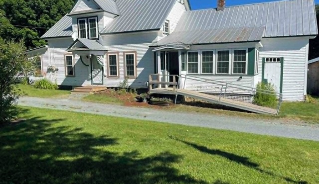 Hubbard Boyle Way an authentic Vermont Farmhouse Retreat in North Danville