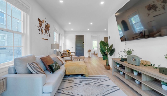 i Tranquil 3-Bedroom Getaway in Historic Salem, MA