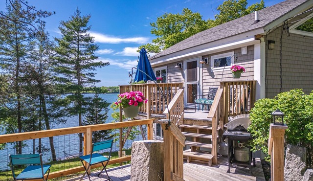 Idle Ours Cottage: Waterfront in Maine