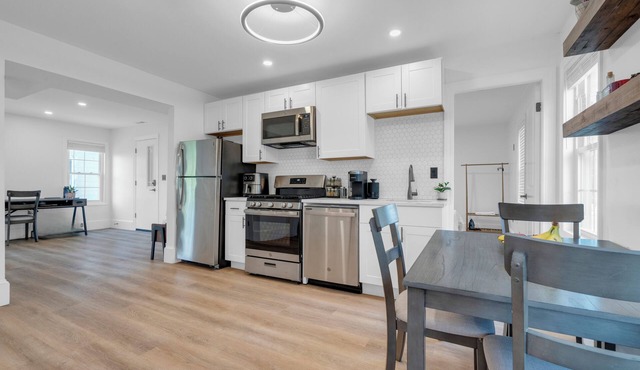 ii Serene 3-Bedroom Retreat in Charming Salem, MA