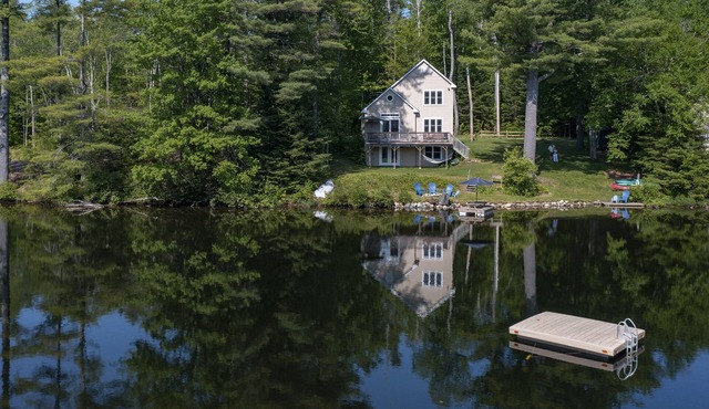 Immaculate Waterfront Cottage - Activities Galore for the Entire Family