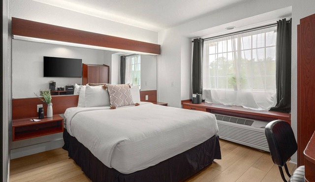 Independent Boutique Hotel Near Bentonville's Top Sights