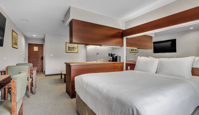 Independent Boutique Hotel Suite Near Bentonville's Top Sights