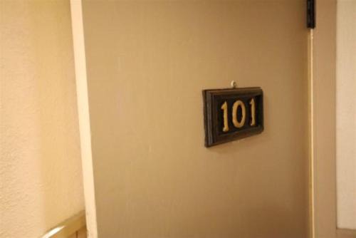 Inns of Waterville Valley 101 Two Bedroom Unit at Inns of Waterville Valley