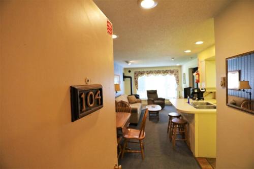 Inns of Waterville Valley 104 One Bedroom Unit at Inns of Waterville Valley Condo