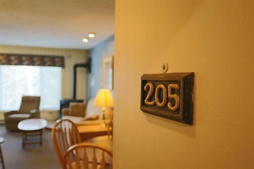 Inns of Waterville Valley 205 One Bedroom Unit at Inns of Waterville Valley