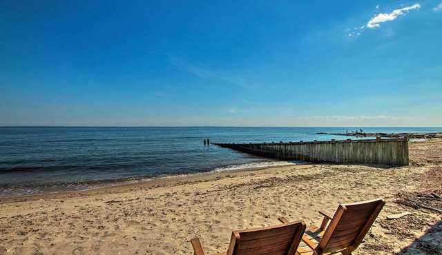 Inviting 3BR Beachfront Cottage in Hawk's Nest – Summer Escape Awaits!