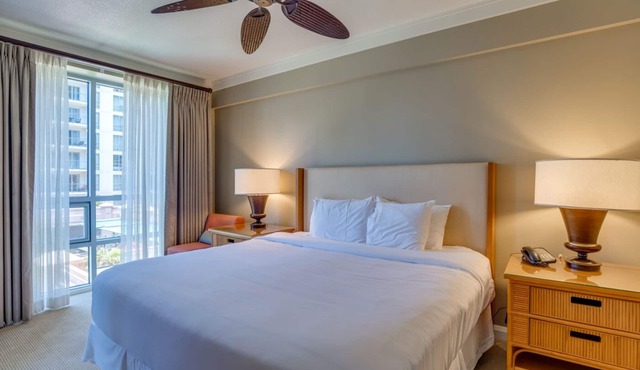 Island Elegance: Beach Retreat Near Kapalua Airport! Onsite Pool, FREE Parking