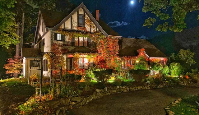 Ivy Manor Inn Village Center