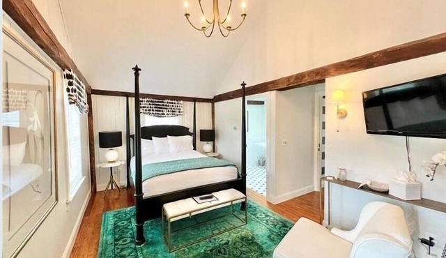 James Pharmacy Bed & Breakfast