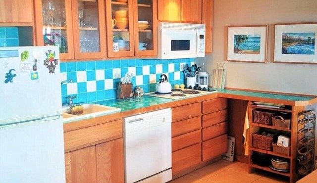 Kepuhi Beachfront Lofted Studio w/pool & BBQ. Remote and Private. Hawaii's best.